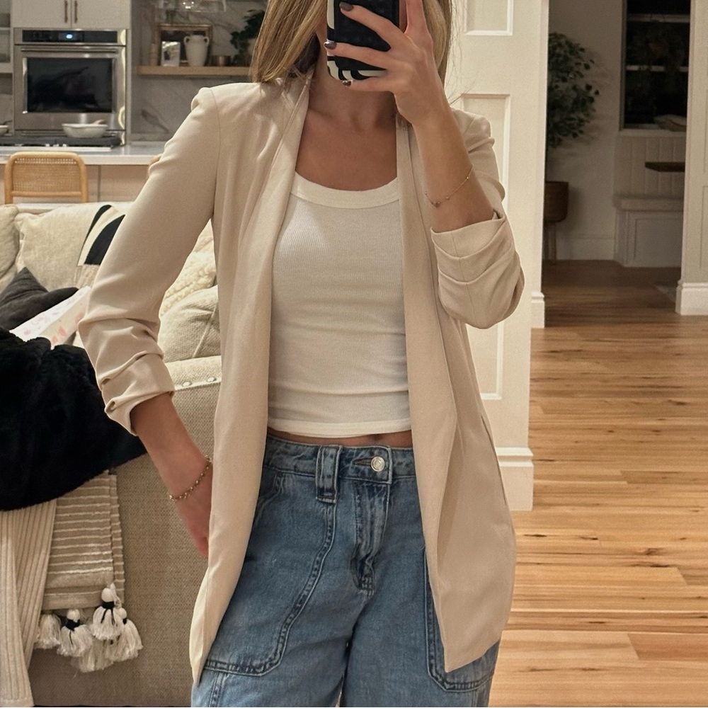 Aritzia Babaton Beige/Cream Power Blazer